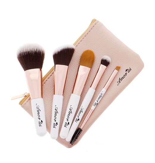 Makeup Brushes & Sponges